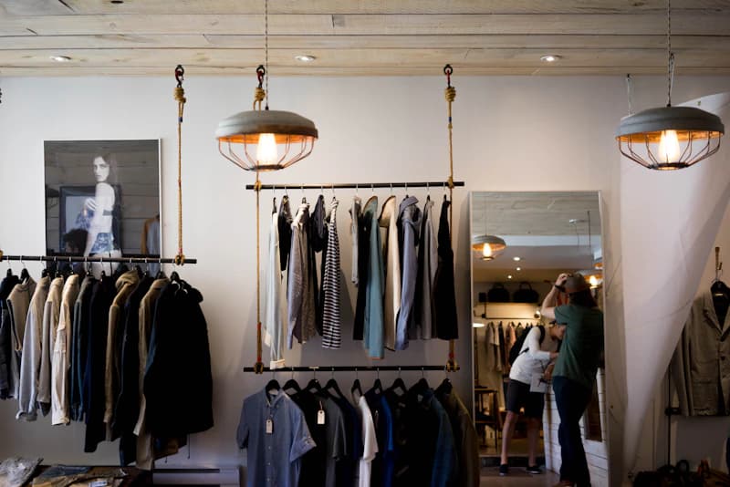 Retail & Online Stores